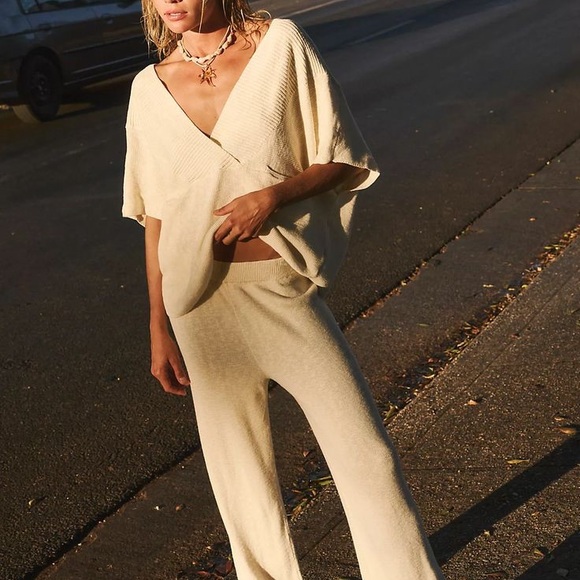 Free People Beach Jaclyn Sweater Top Oversized Casual Deep Neckline Cream Medium - Picture 2 of 9